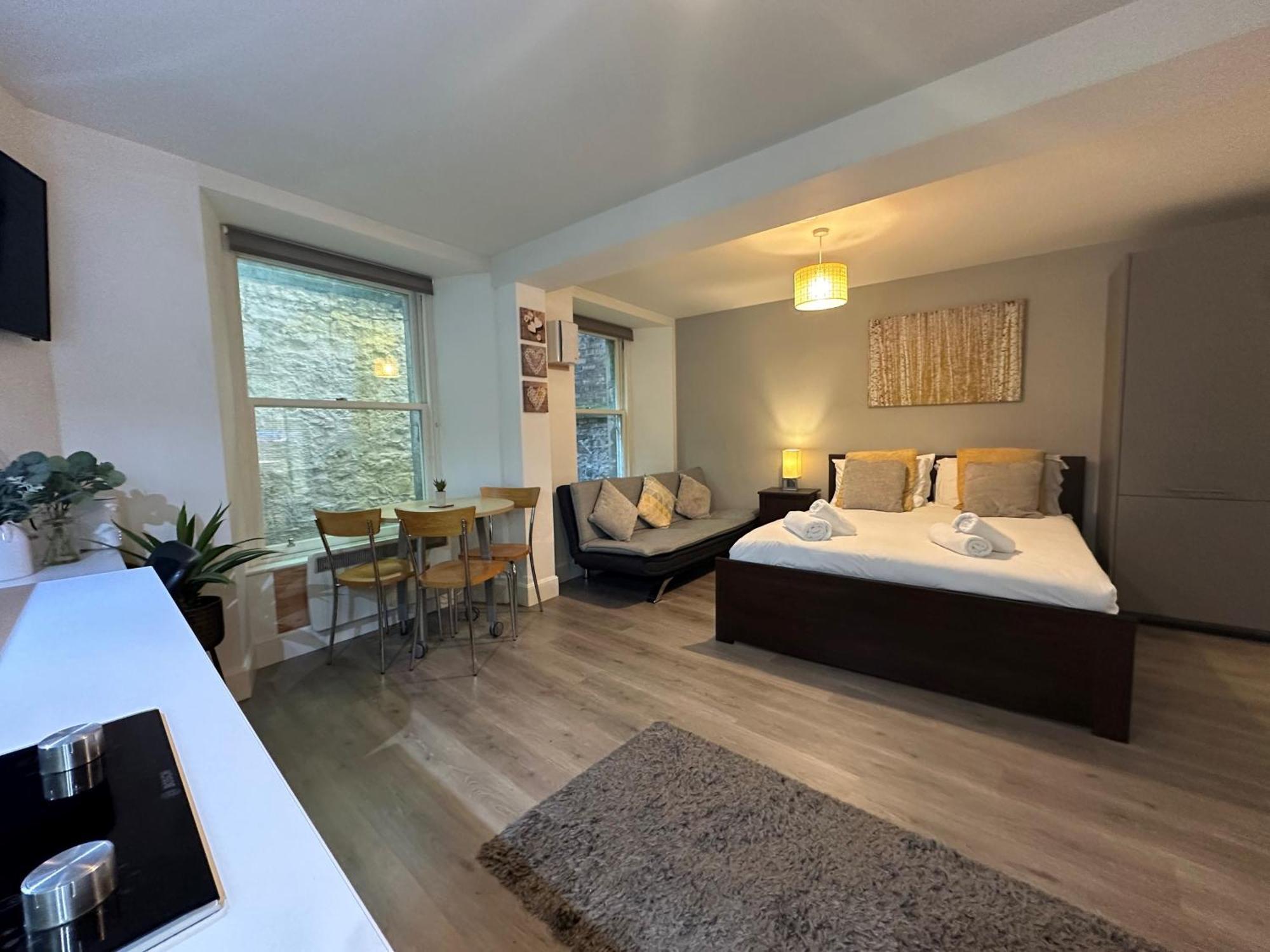 Apartment The Bristo Square *